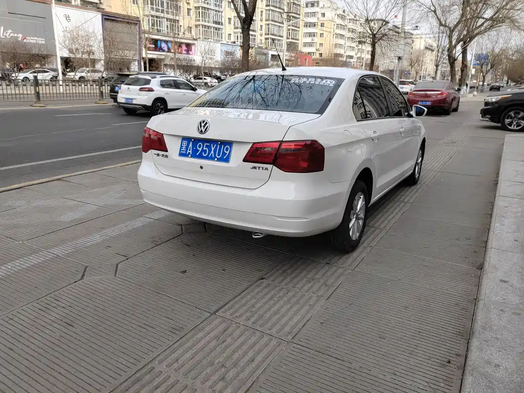 Jetta 2015 1.6L manual comfort model купить на сайте DeffCars