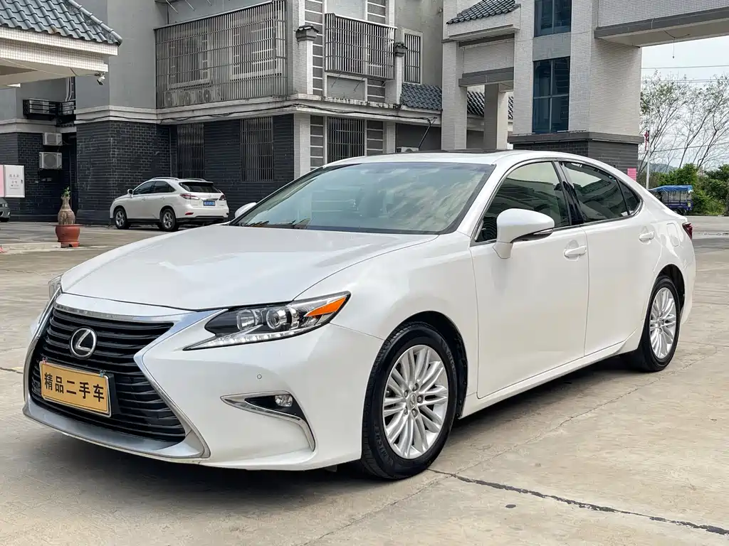 Lexus ES 2015 200 Elite Edition купить на сайте DeffCars