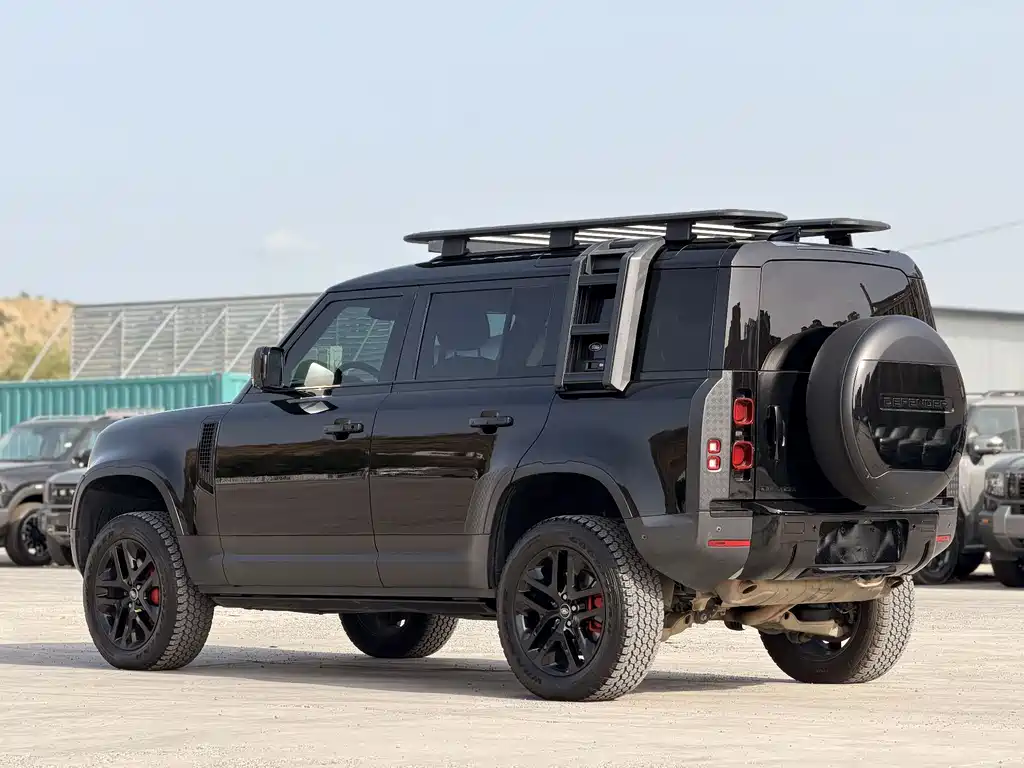 Land Rover Defender 2020 110 P400 first matte silver special package version купить на сайте DeffCars