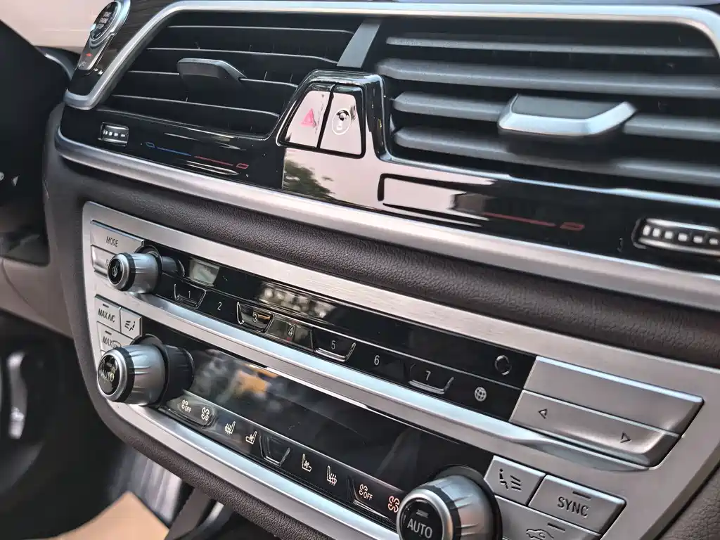 BMW 7 Series 2019 facelift 730Li luxury package купить на сайте DeffCars