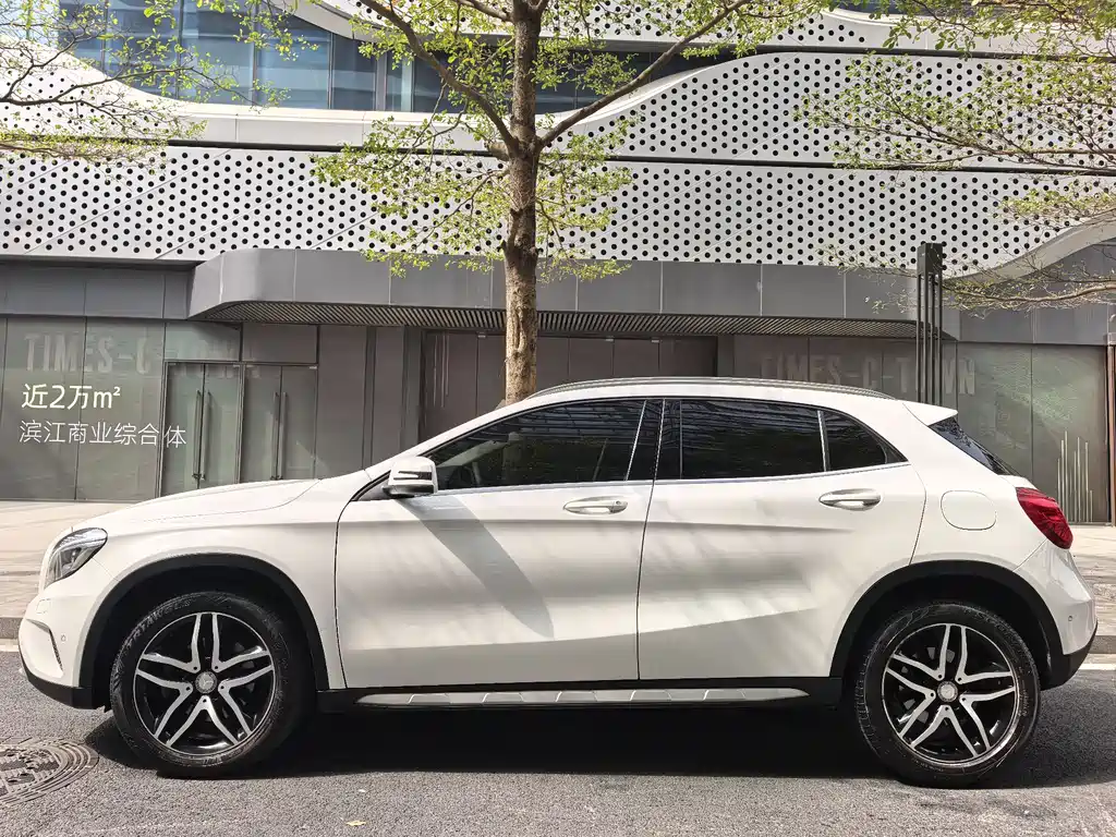 Mercedes-Benz GLA 2016 GLA 220 4MATIC Fashion Model купить на сайте DeffCars