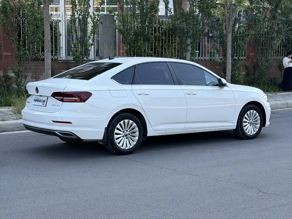 Lavida 2022 1.5L automatic comfort version купить на сайте DeffCars