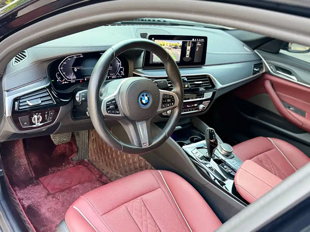BMW 5 Series New Energy 2022 Model 535Le M Sports Package купить на сайте DeffCars
