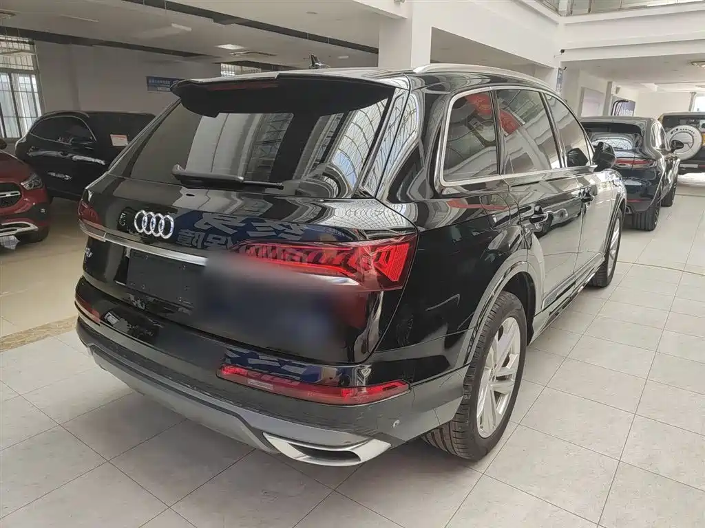 Audi Q7 2023 45 TFSI quattro S line sports купить на сайте DeffCars