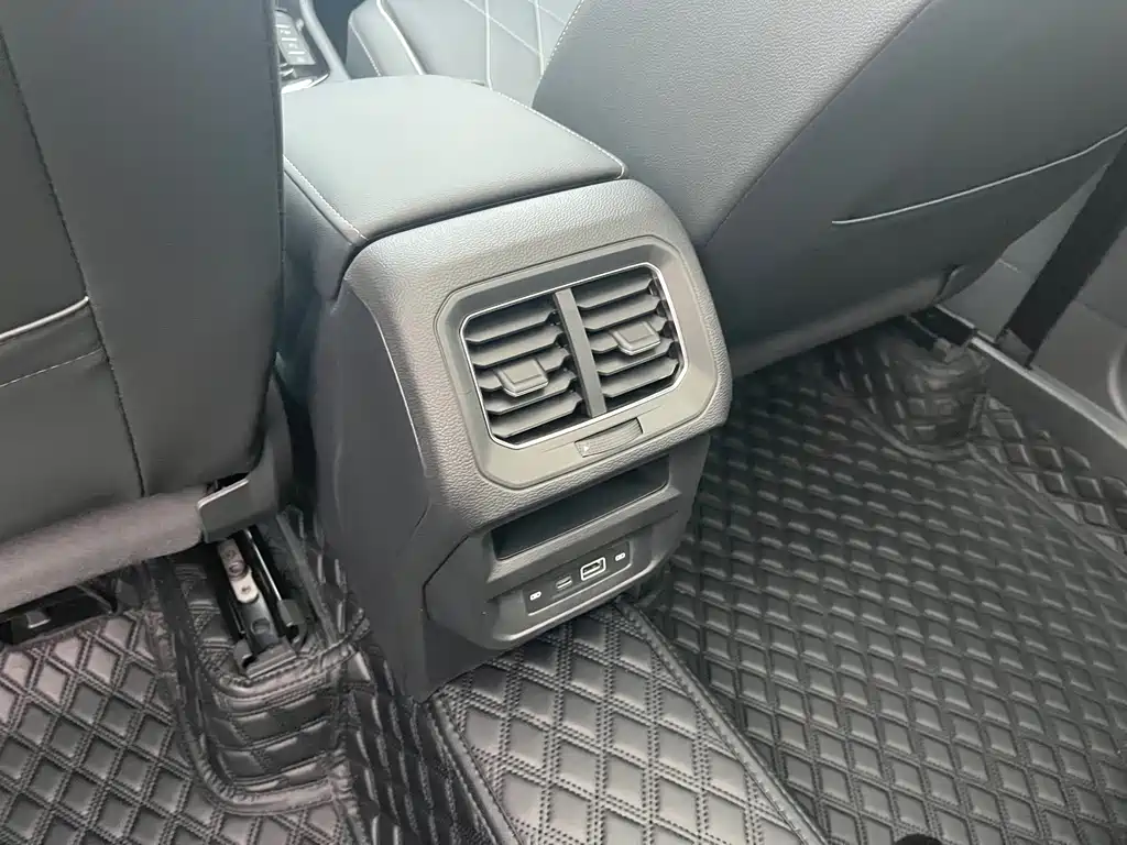 Tiguan L 2024 330TSI automatic two-wheel drive R-Line version купить на сайте DeffCars