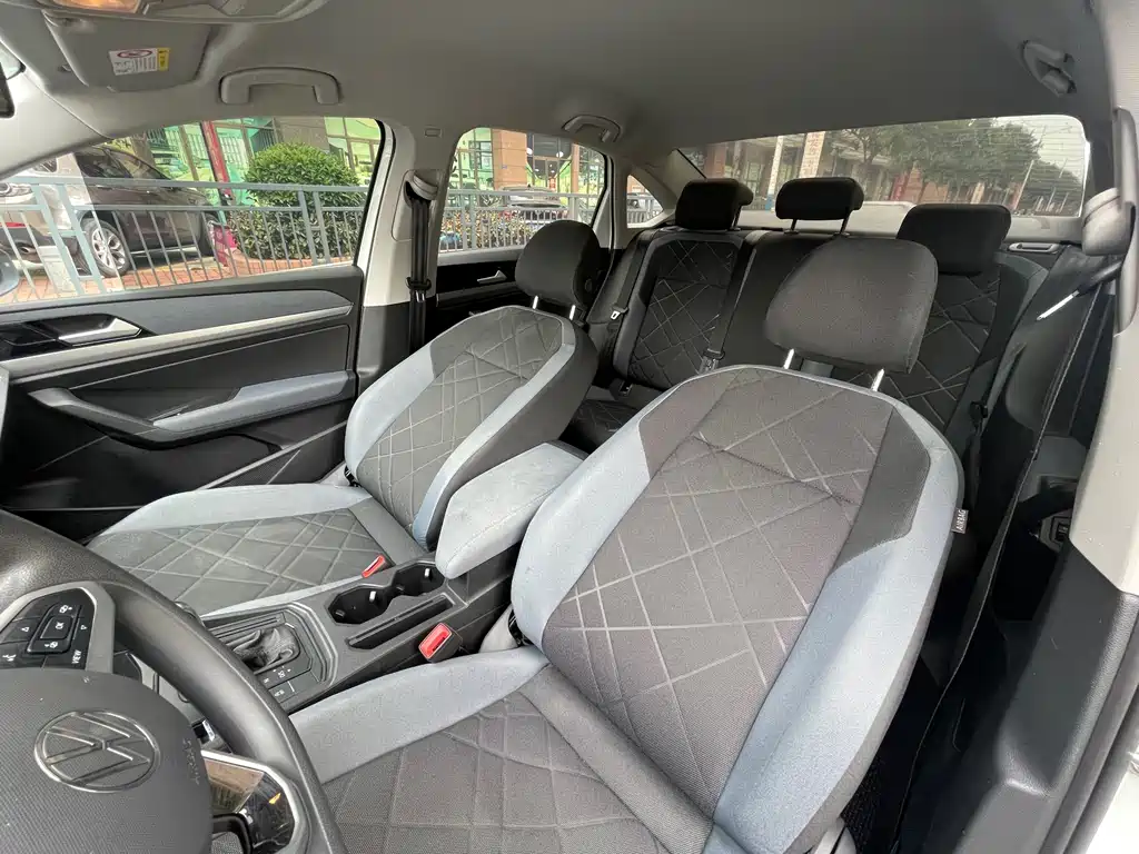 Lavida 2023 facelift 1.5L automatic Deyi version купить на сайте DeffCars