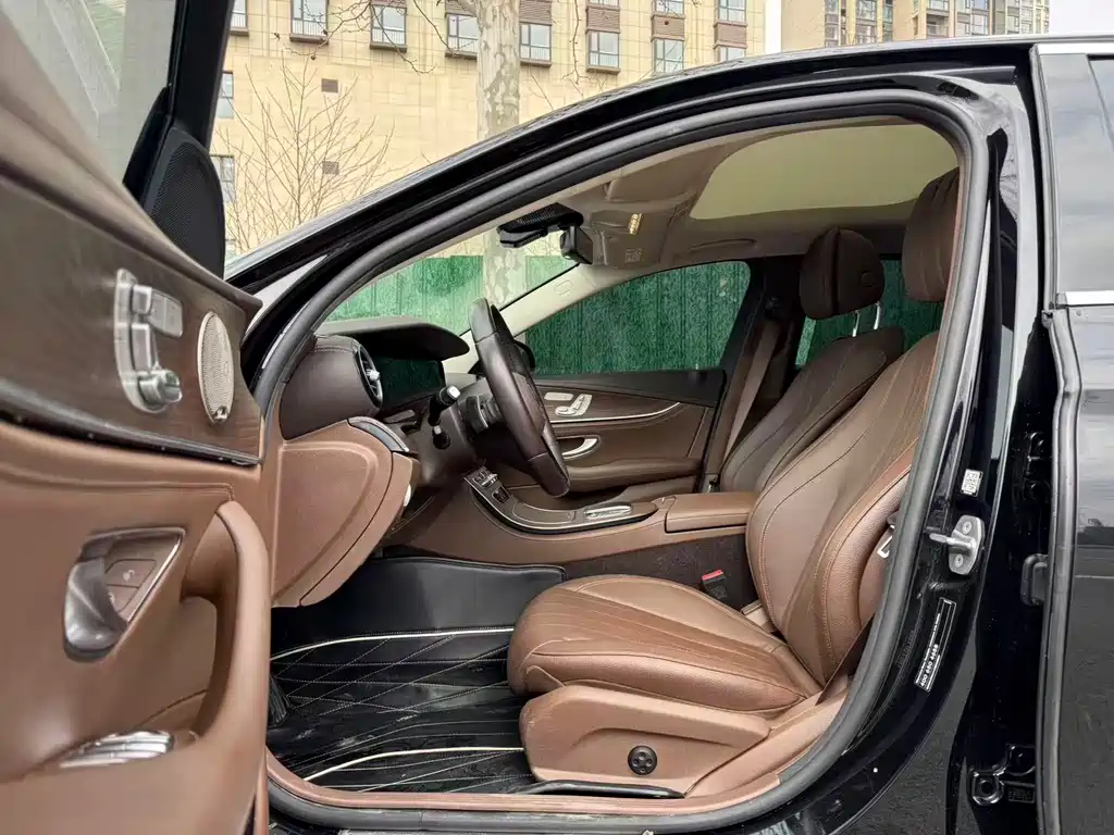 Mercedes-Benz E-Class 2023 E 300 L Luxury Model купить на сайте DeffCars