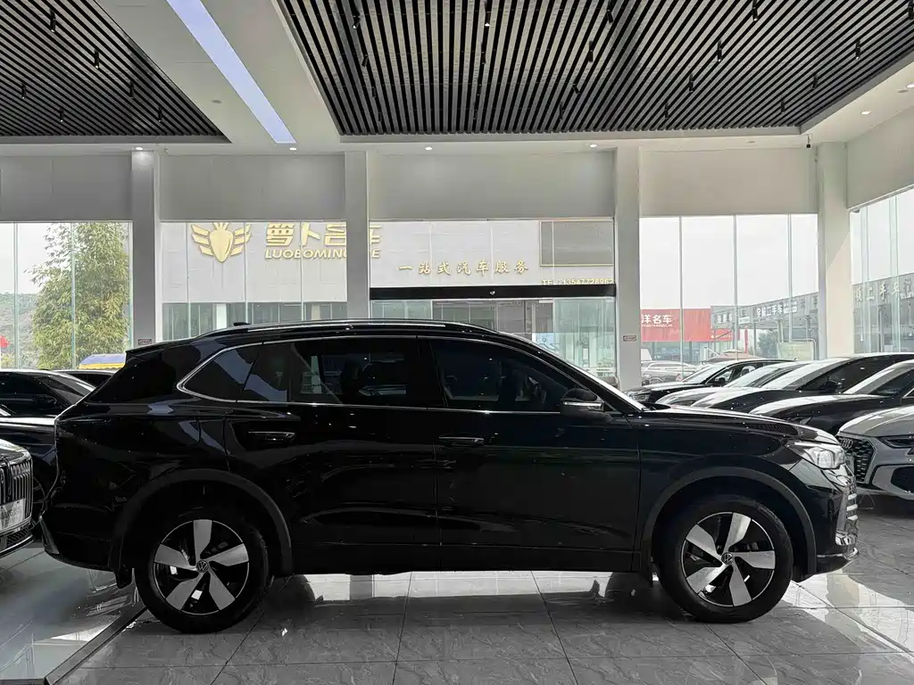 Tiguan L 2024 PRO 330TSI 2WD Smart Travel Edition купить на сайте DeffCars