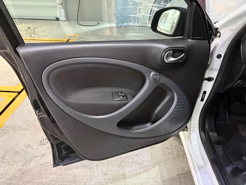 smart forfour 2018 1.0L 52kW passion version купить на сайте DeffCars