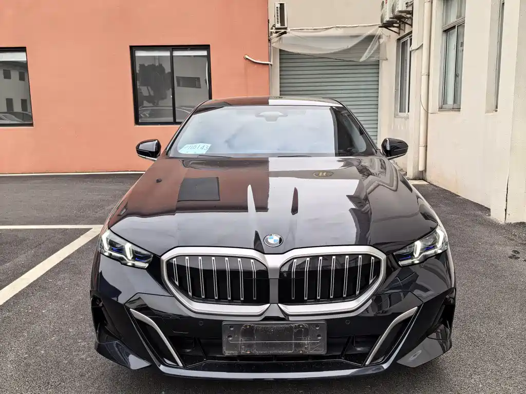 BMW 5 Series 2024 530Li Exclusive M Sports Package купить на сайте DeffCars