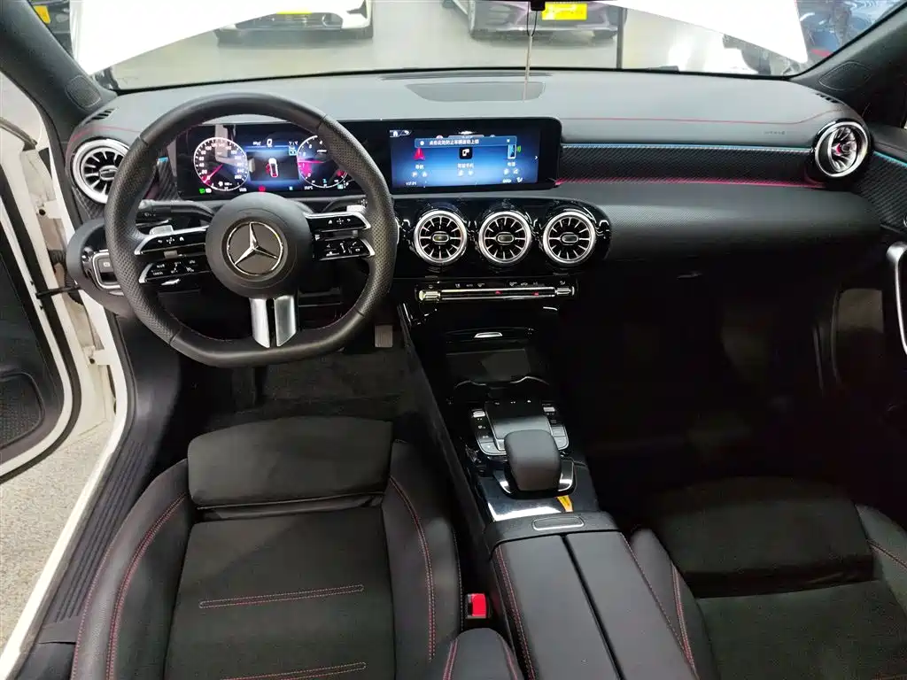 Mercedes-Benz A-Class 2024 A 200 L Fashion купить на сайте DeffCars