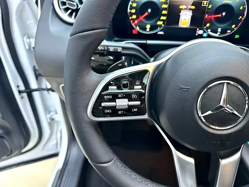 Mercedes-Benz GLA 2023 GLA 220 купить на сайте DeffCars