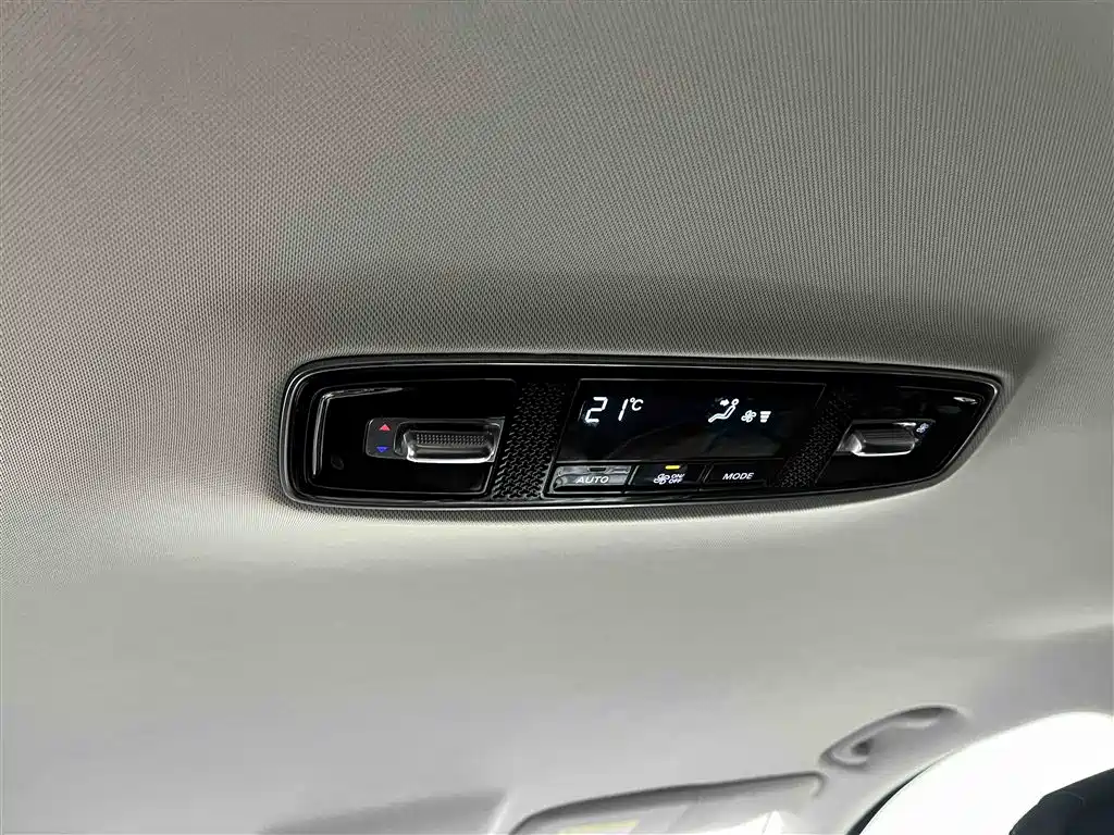 Roewe iMAX8 2022 400TGI flagship version купить на сайте DeffCars
