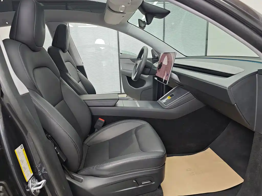 Model Y 2025 rear-wheel drive version купить на сайте DeffCars