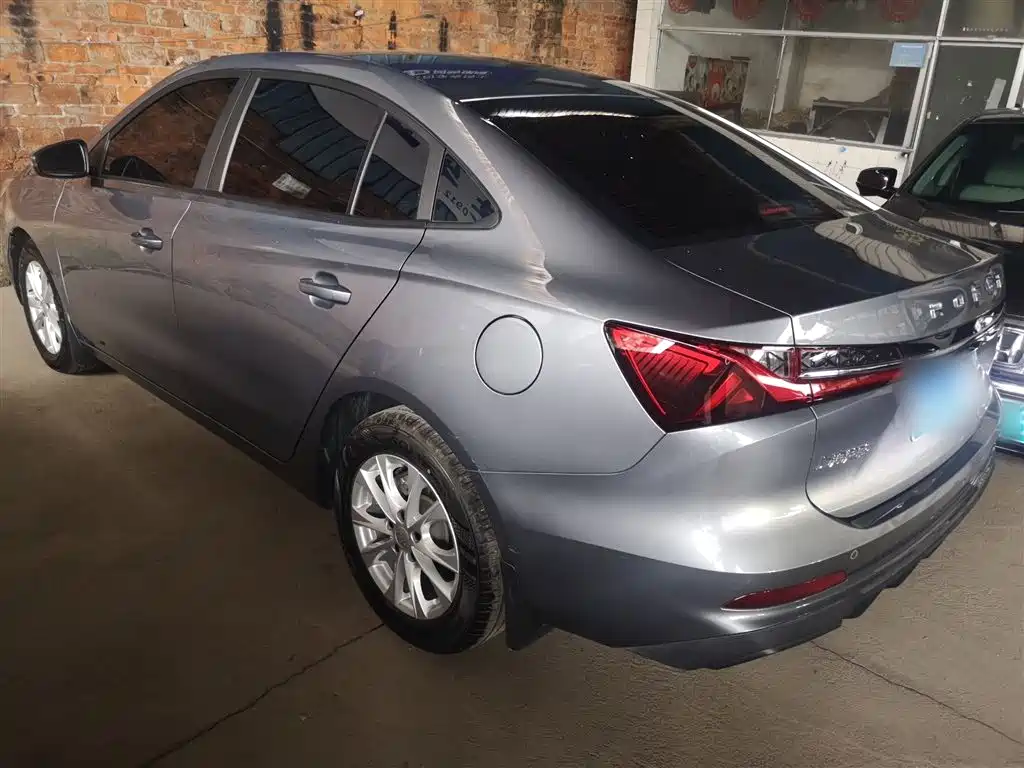 Roewe i5 2023 1.5L Manual Comfort Edition купить на сайте DeffCars