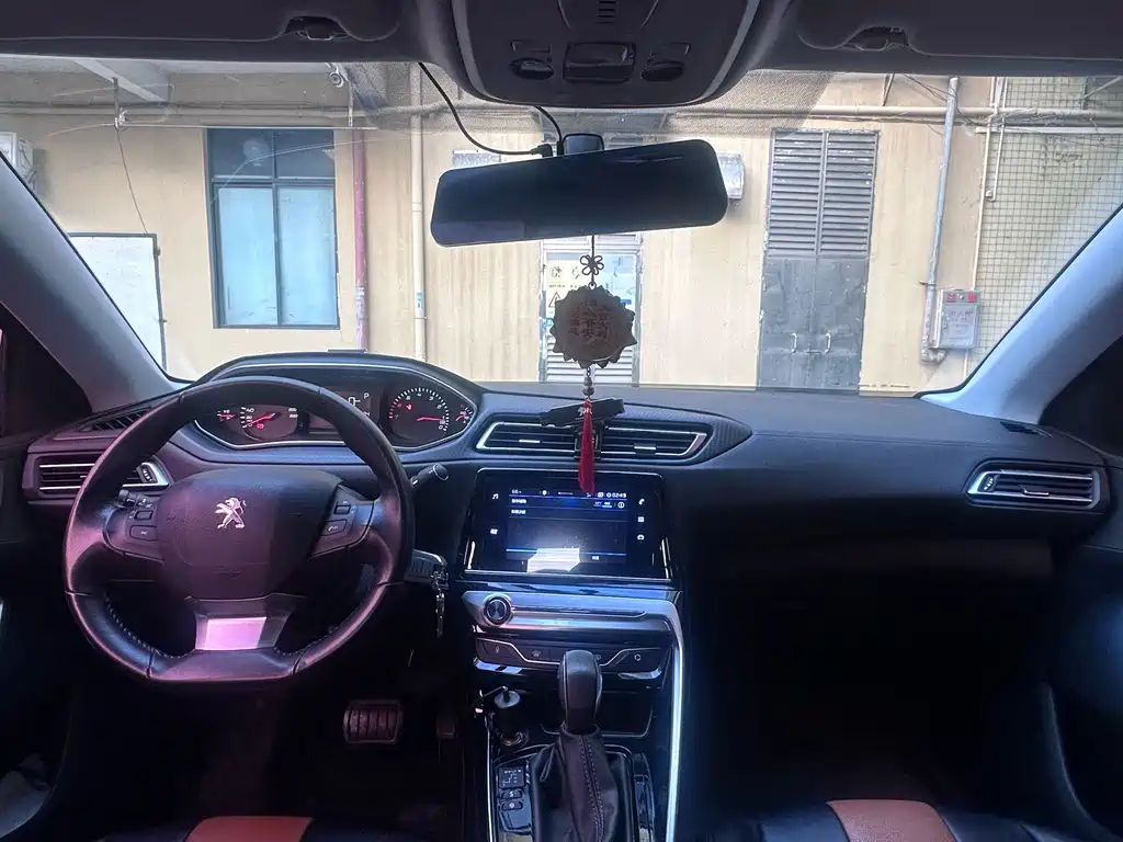 Peugeot 308 2018 1.6L automatic luxury version купить на сайте DeffCars