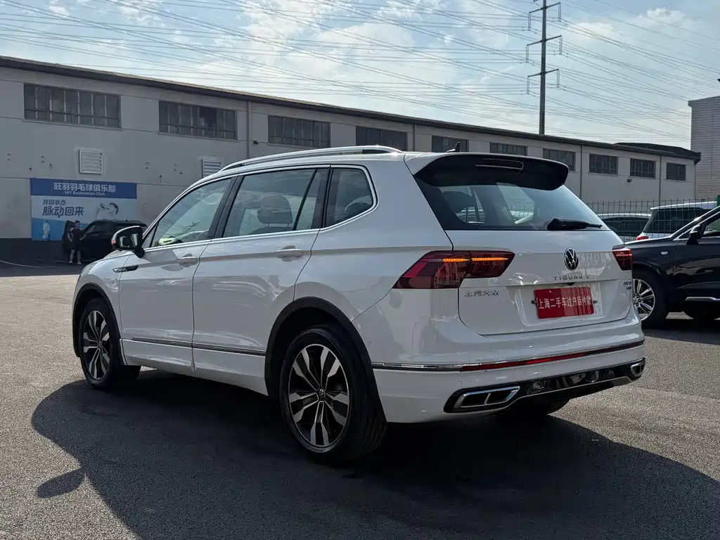 Tiguan L 2022 380TSI automatic four-wheel drive R-Line flagship version 7 seats купить на сайте DeffCars