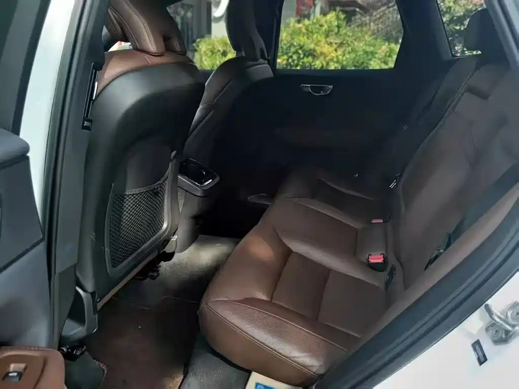 Volvo XC60 2020 T5 four-wheel drive Zhiyi Luxury Edition купить на сайте DeffCars
