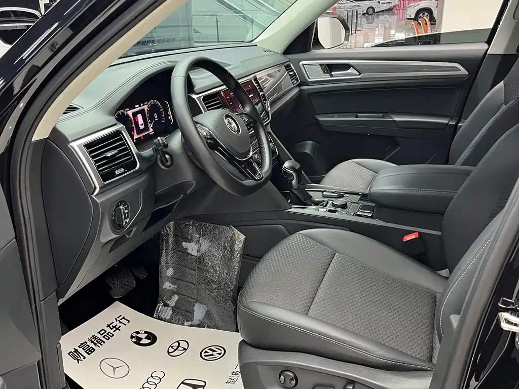Touron 2020 380TSI four-wheel drive comfort version National VI купить на сайте DeffCars