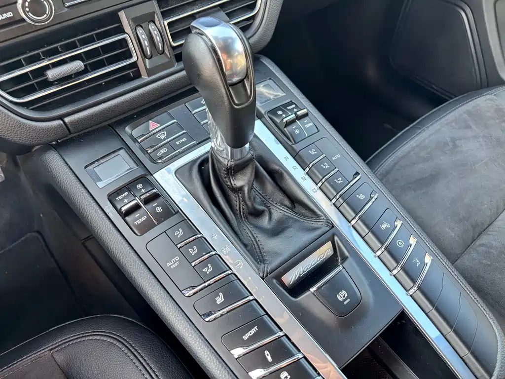Macan 2018 Macan 2.0T купить на сайте DeffCars