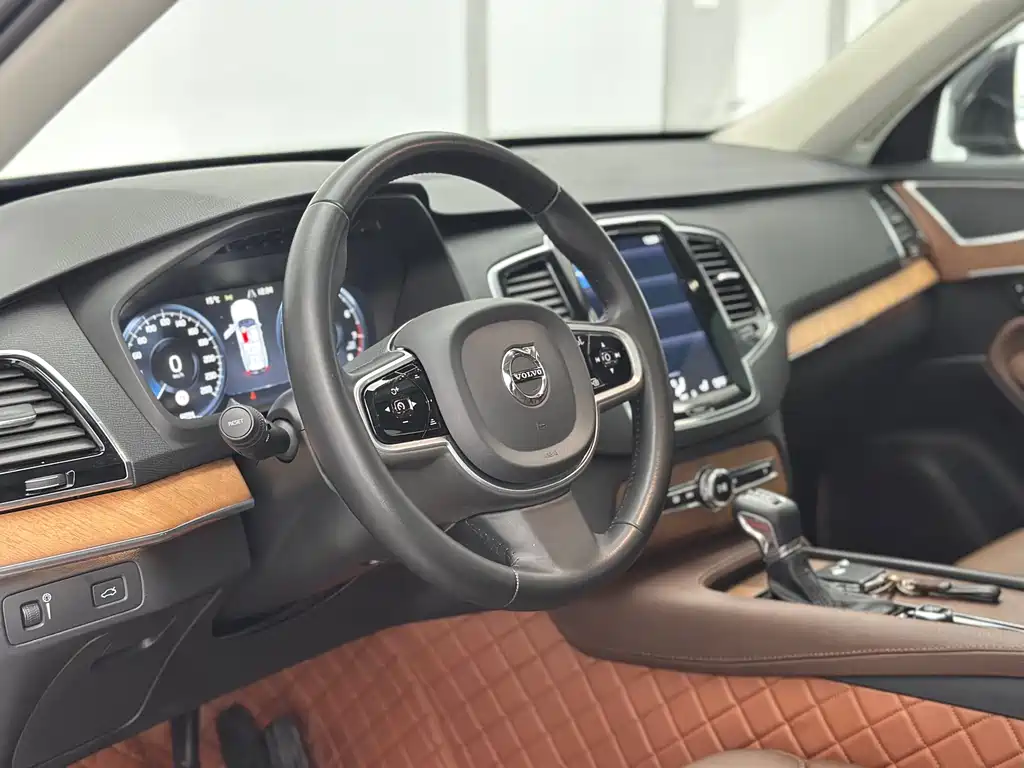 Volvo XC90 2020 facelift T6 Zhiyi Luxury Edition 7 seats купить на сайте DeffCars