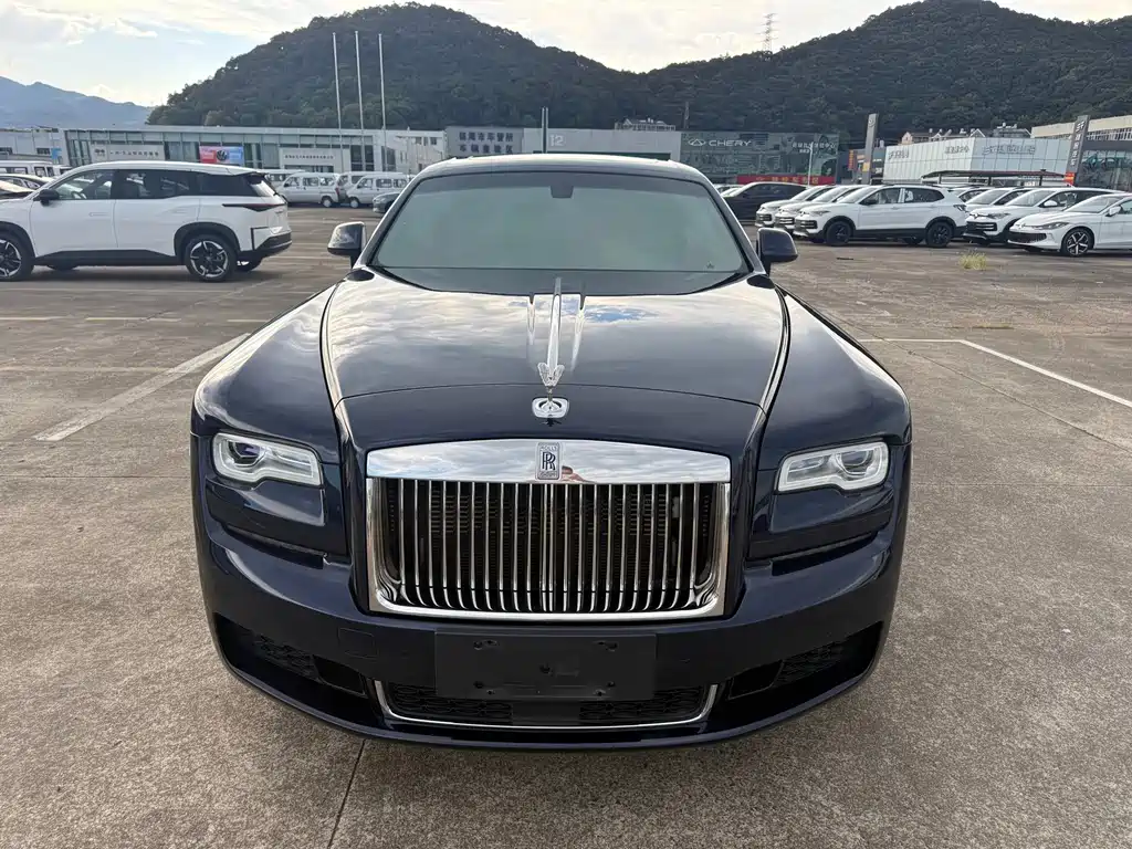 Ghost 2018 6.6T long wheelbase version купить на сайте DeffCars