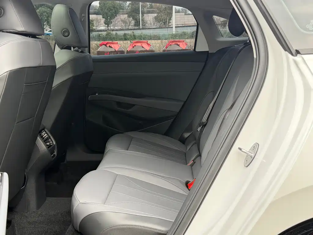 Lavida 2026 1.5L automatic 5 million version купить на сайте DeffCars