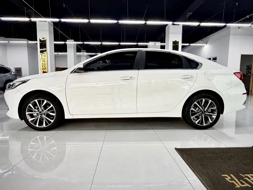 Kia K3 2021 1.5L CVT Fashion Edition купить на сайте DeffCars