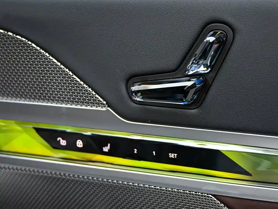 BMW 7 Series 2023 735Li M Sports Package купить на сайте DeffCars