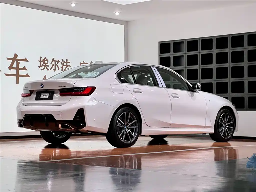 BMW 3 Series 2025 325i M Sports Package купить на сайте DeffCars
