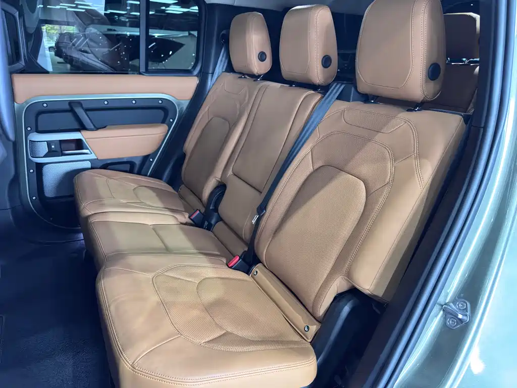 Land Rover Defender 2023 130 3.0T P400 HSE купить на сайте DeffCars