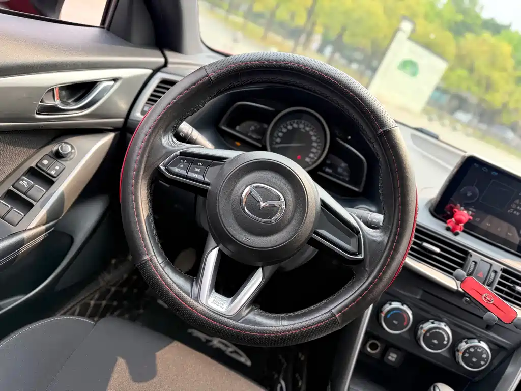 Mazda CX-4 2018 2.0L automatic two-wheel drive Blue Sky Vibrant Edition National V купить на сайте DeffCars