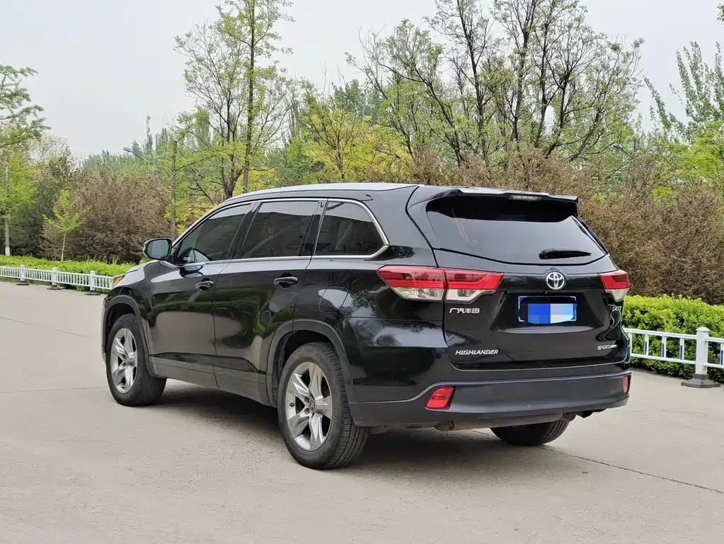Highlander 2018 2.0T four-wheel drive luxury version, 7 seats, National VI купить на сайте DeffCars