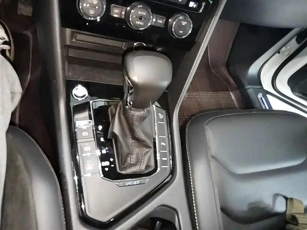 Tiguan L New Energy 2019 430PHEV Hybrid Luxury Edition купить на сайте DeffCars