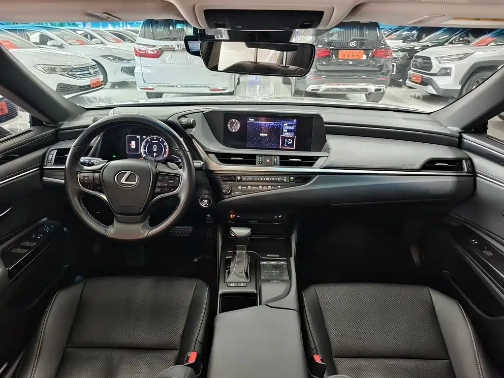 Lexus ES 2018 200 Excellence Edition National VI купить на сайте DeffCars