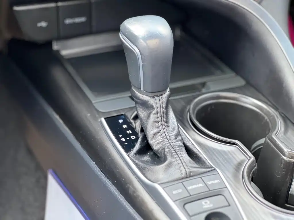 Camry 2021 2.5G Deluxe Edition купить на сайте DeffCars