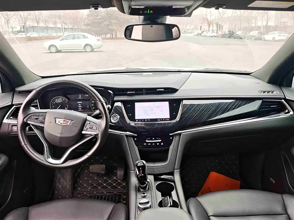 Cadillac XT6 2022 2.0T seven-seat two-wheel drive luxury model купить на сайте DeffCars