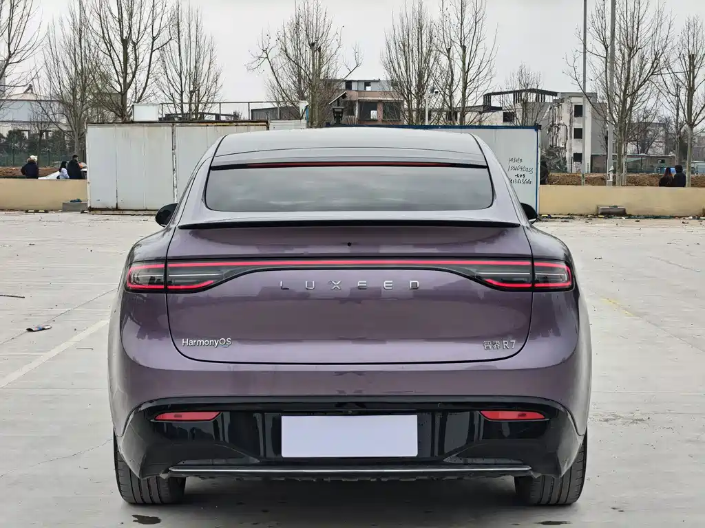 Zhijie R7 2024 pure electric 802km Max купить на сайте DeffCars