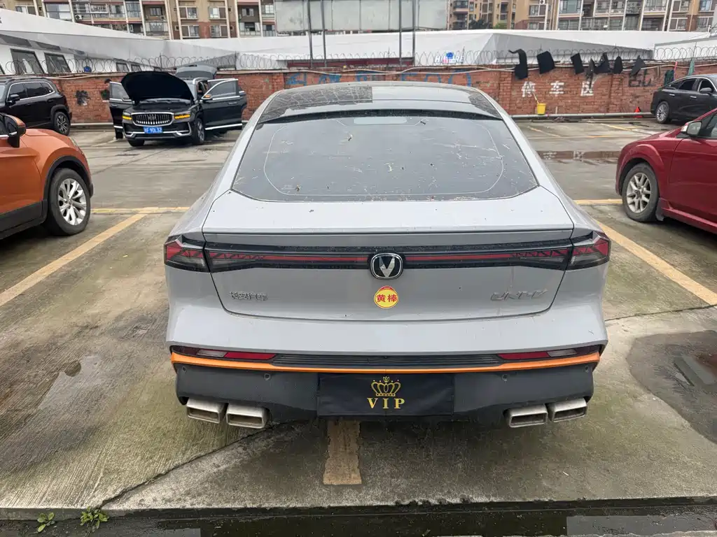 Changan UNI-V 2024 1.5T exclusive model купить на сайте DeffCars