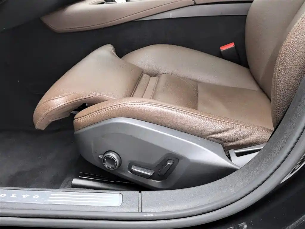 Volvo S90 2021 B5 Zhiyuan Luxury Edition купить на сайте DeffCars