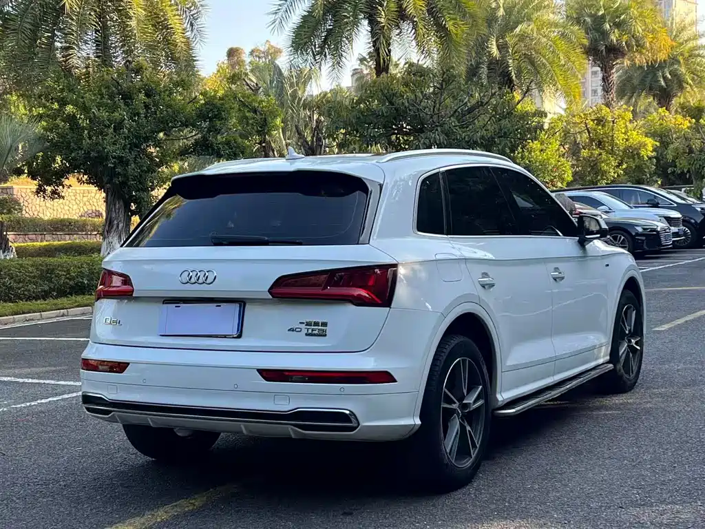 Audi Q5L 2020 40 TFSI enjoys fashionable style купить на сайте DeffCars