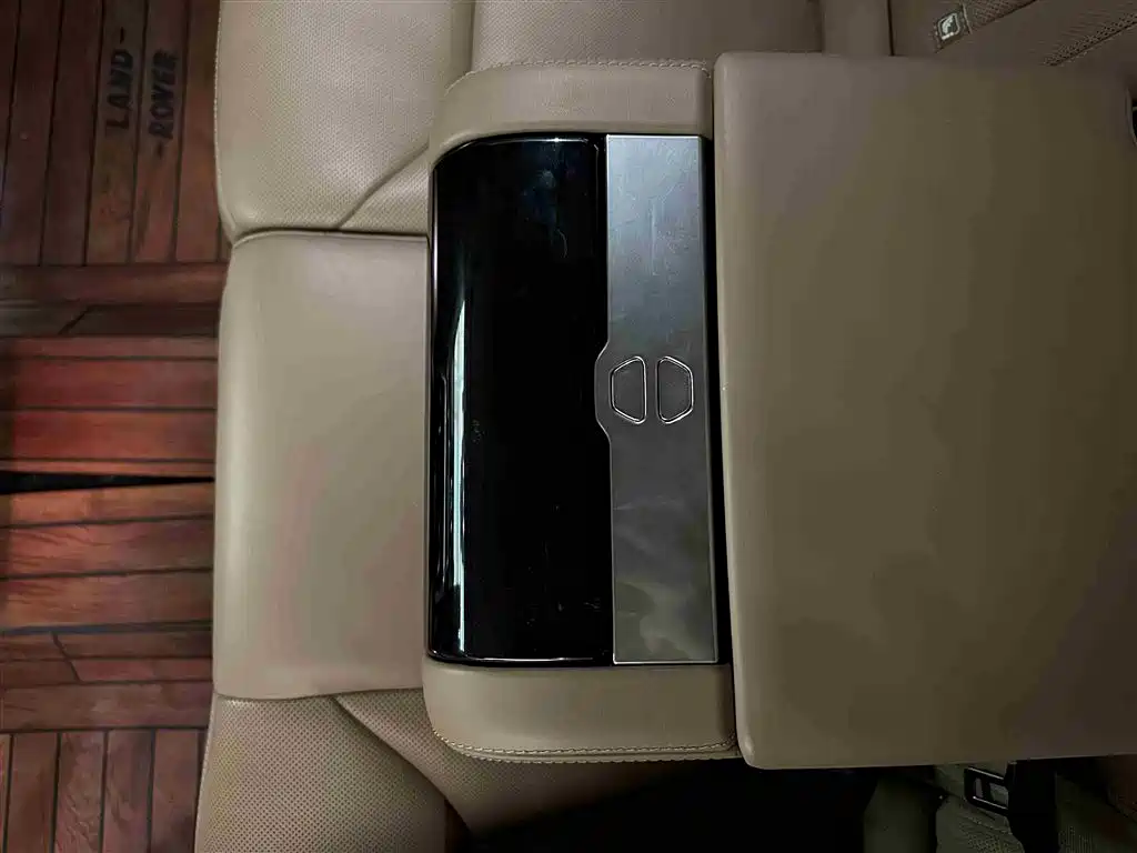 Range Rover 2023 3.0 L6 400PS Extended Edition купить на сайте DeffCars