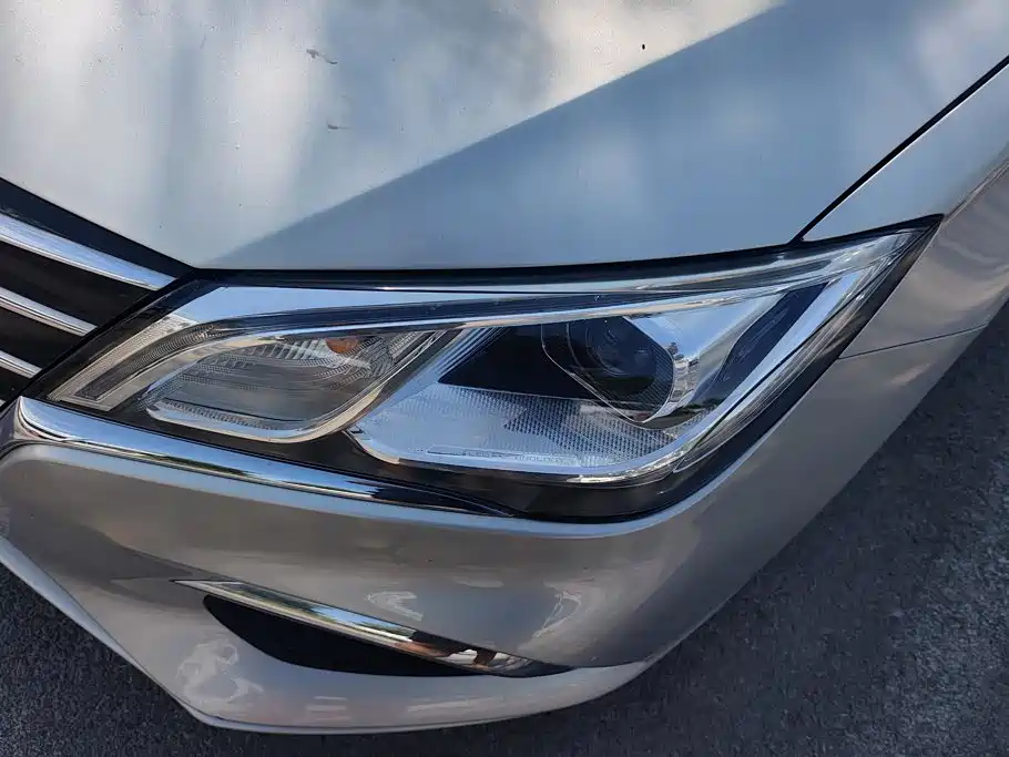 Roewe Ei5 2018 Internet flagship купить на сайте DeffCars