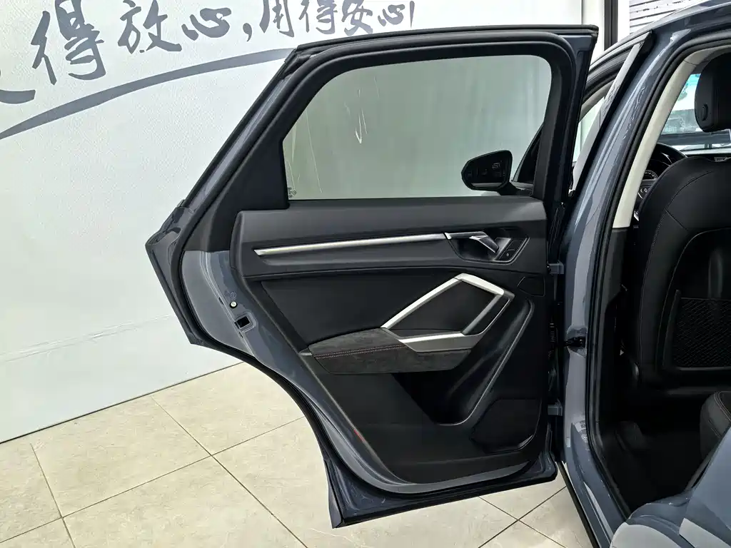 Audi Q3 Sportback 2022 40 TFSI RS Kit Burning Speed ​​Type купить на сайте DeffCars