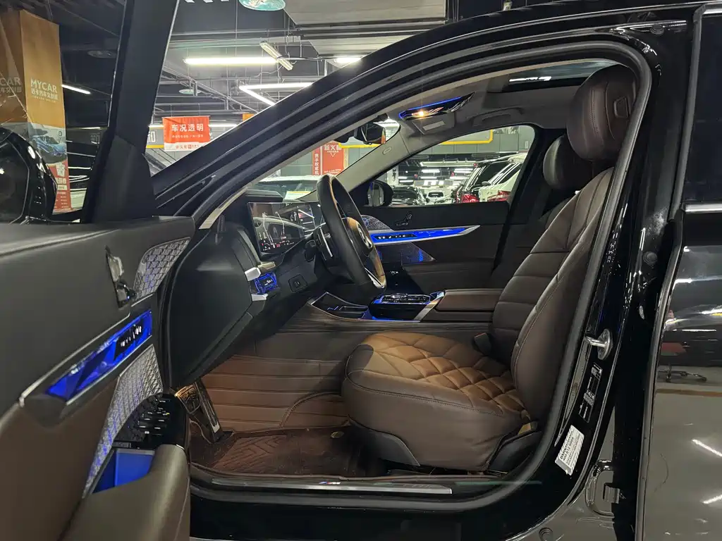 BMW 7 Series 2023 735Li M Sports Package купить на сайте DeffCars