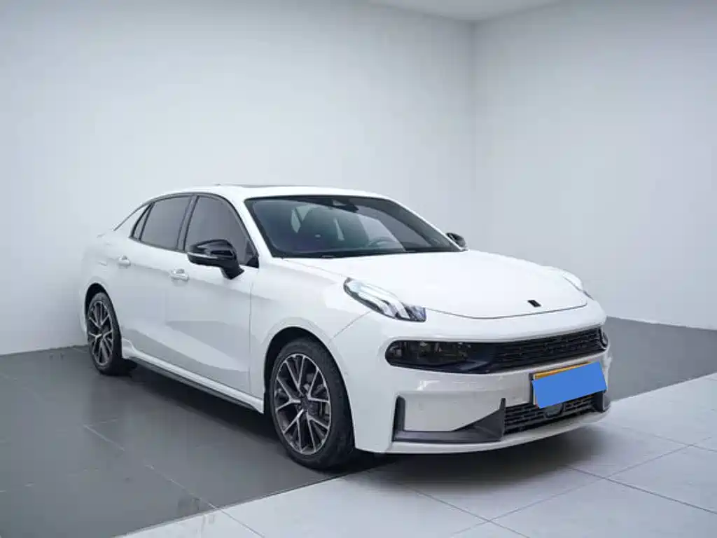 Lynk & Co 03 2019 1.5TD DCT Pro version National VI купить на сайте DeffCars