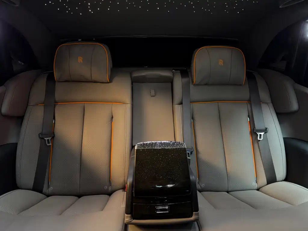 Phantom 2018 6.7T long wheelbase version купить на сайте DeffCars