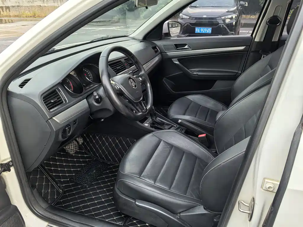 Lavida 2017 1.6L automatic comfort version купить на сайте DeffCars
