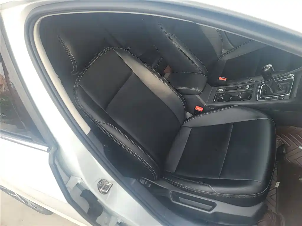 Golf 2020 Beloved Edition 200TSI DSG Comfortable and Enterprising Edition купить на сайте DeffCars