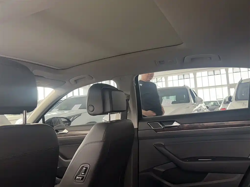 Magotan 2018 facelift 330TSI DSG luxury model купить на сайте DeffCars